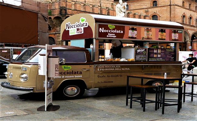 A Napoli penultima tappa “NOCCIOLATA ON THE ROAD” Rigoni di Asiago premiato dal Presidente Mattarella con Onorificenza Cavaliere del Lavoro